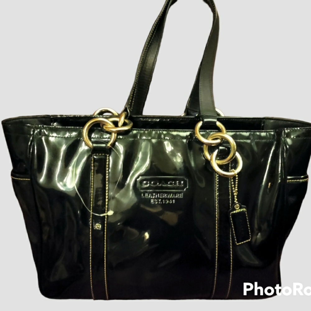 Coach patent leather shoulder bag